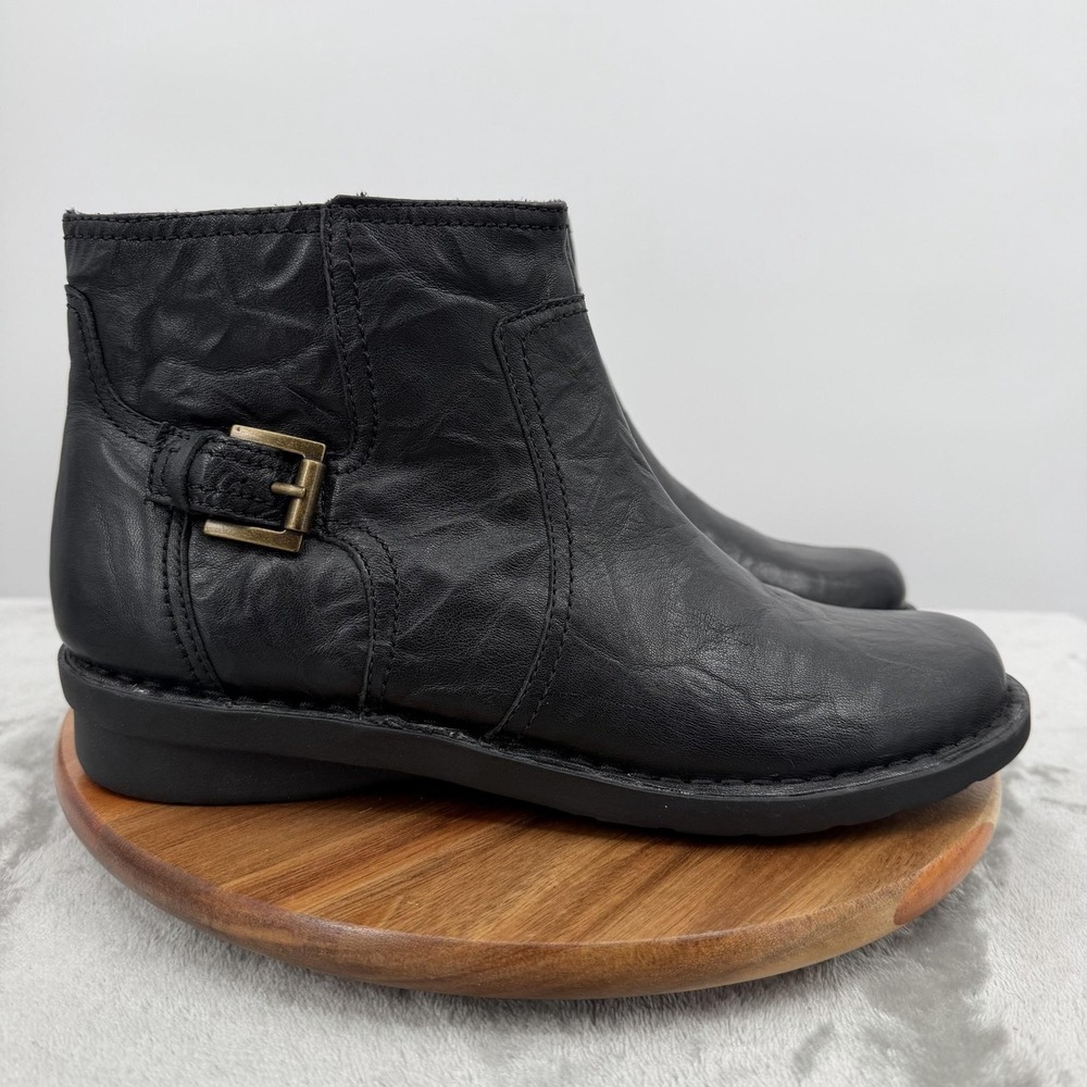 Clarks Bendables Boots Womens 9 Black Leather Ankle Zip Buckle Wedge Heel
